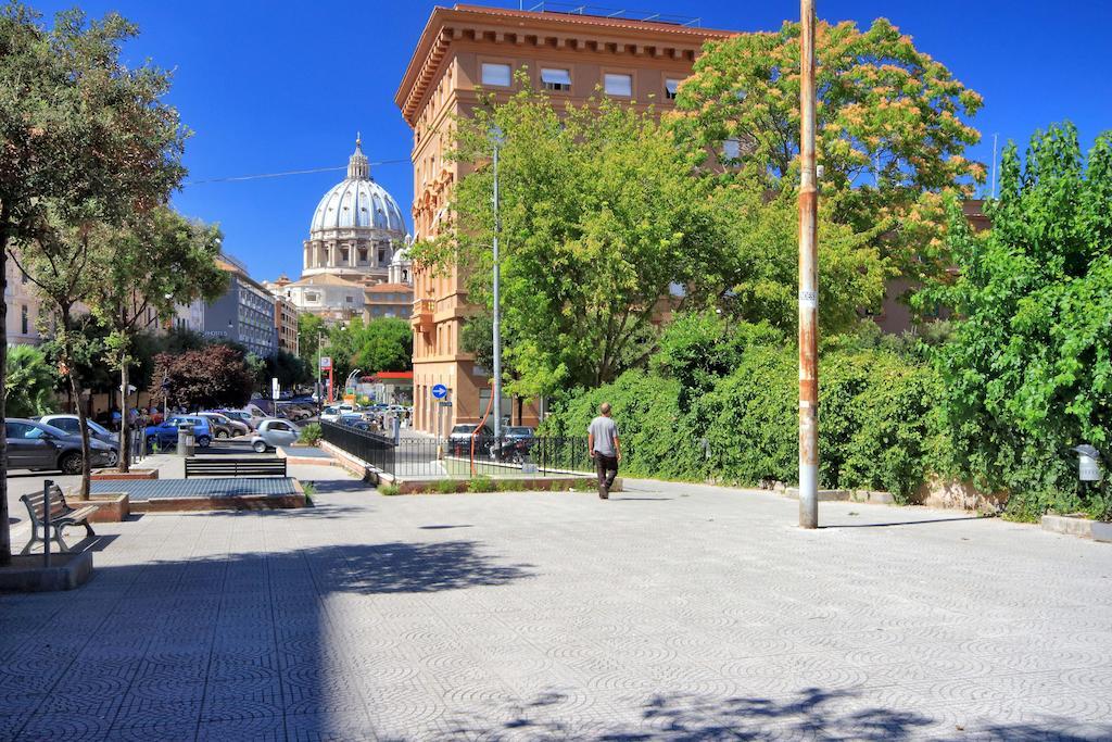 Magenta Vaticano Fornaci Roma Oda fotoğraf